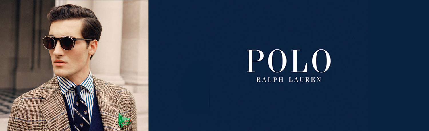 Eine Person trägt Ralph Lauren.